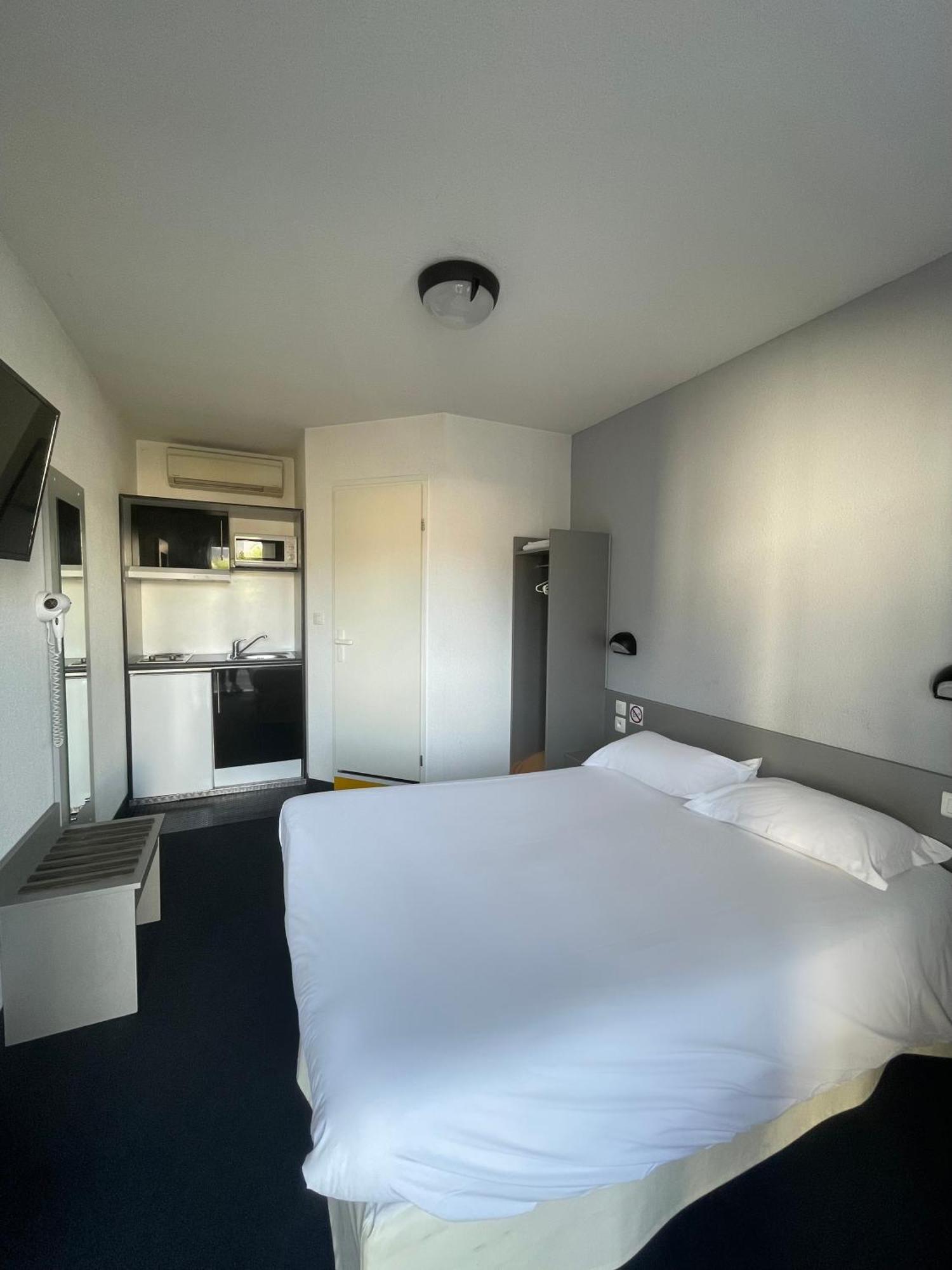 Brit Hotel Марвежол Стая снимка
